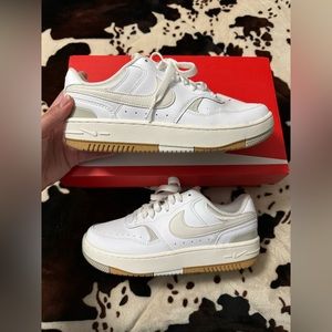 Womens nike gamma force size 8